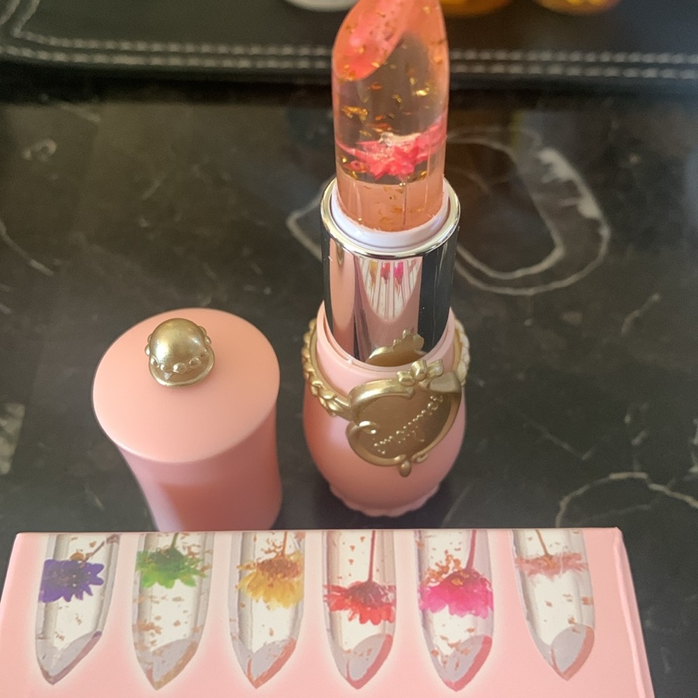 Last One✨Brand New Colour Changing Lip colour✨